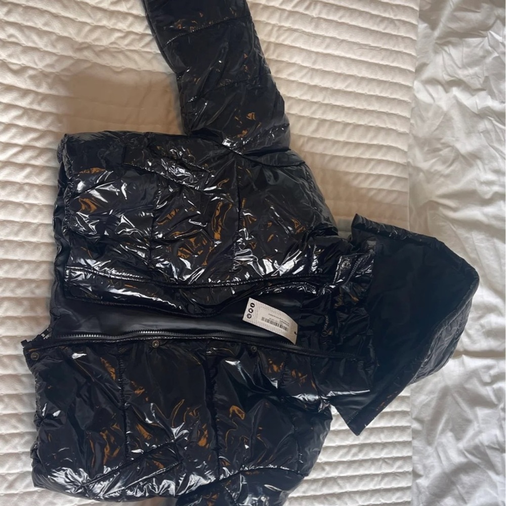 VINYL PUFFER NWT   (FAST SHIPPING)